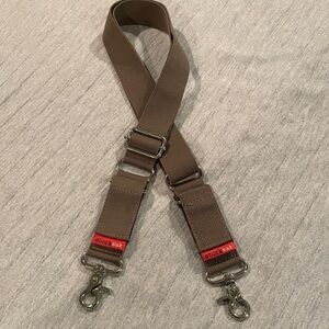 Storksak shoulder strap